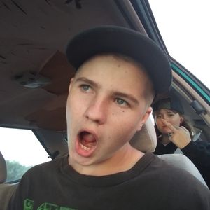 Meet your Posher, Levi